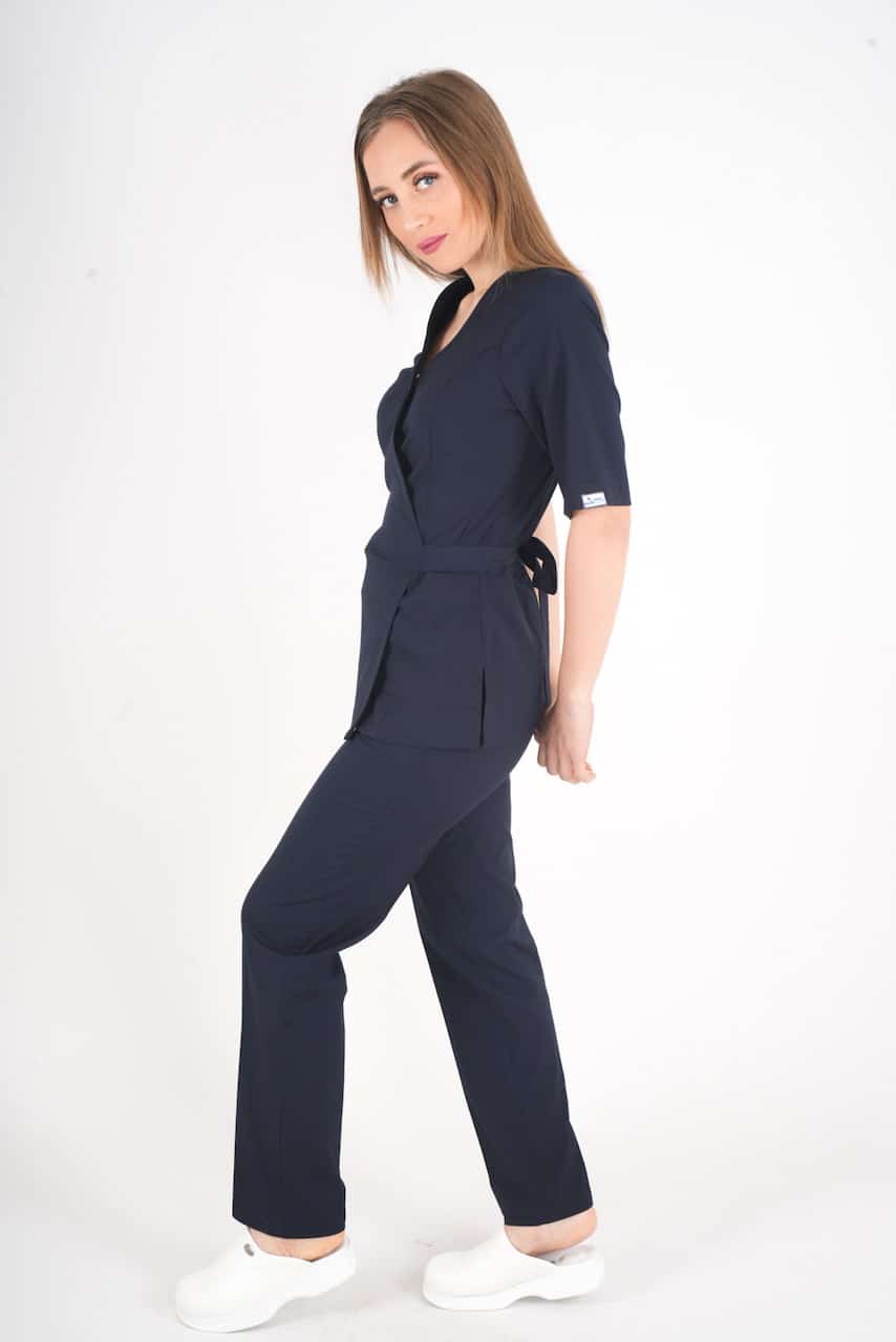 მუქი ლურჯი ელეგანტური, სარტყელზე შესაკრავი ქირურგიული უნიფორმის კომპლექტი