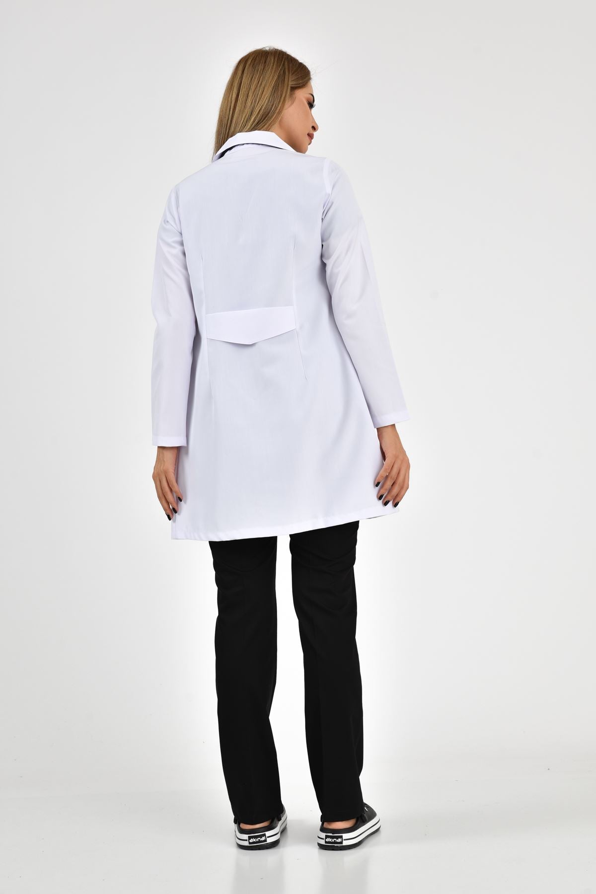 თეთრი ქალბატონებისთვის სამედიცინო ხალათი, ალპაკას ქსოვილი, "ჯაჯის" საყელოთი