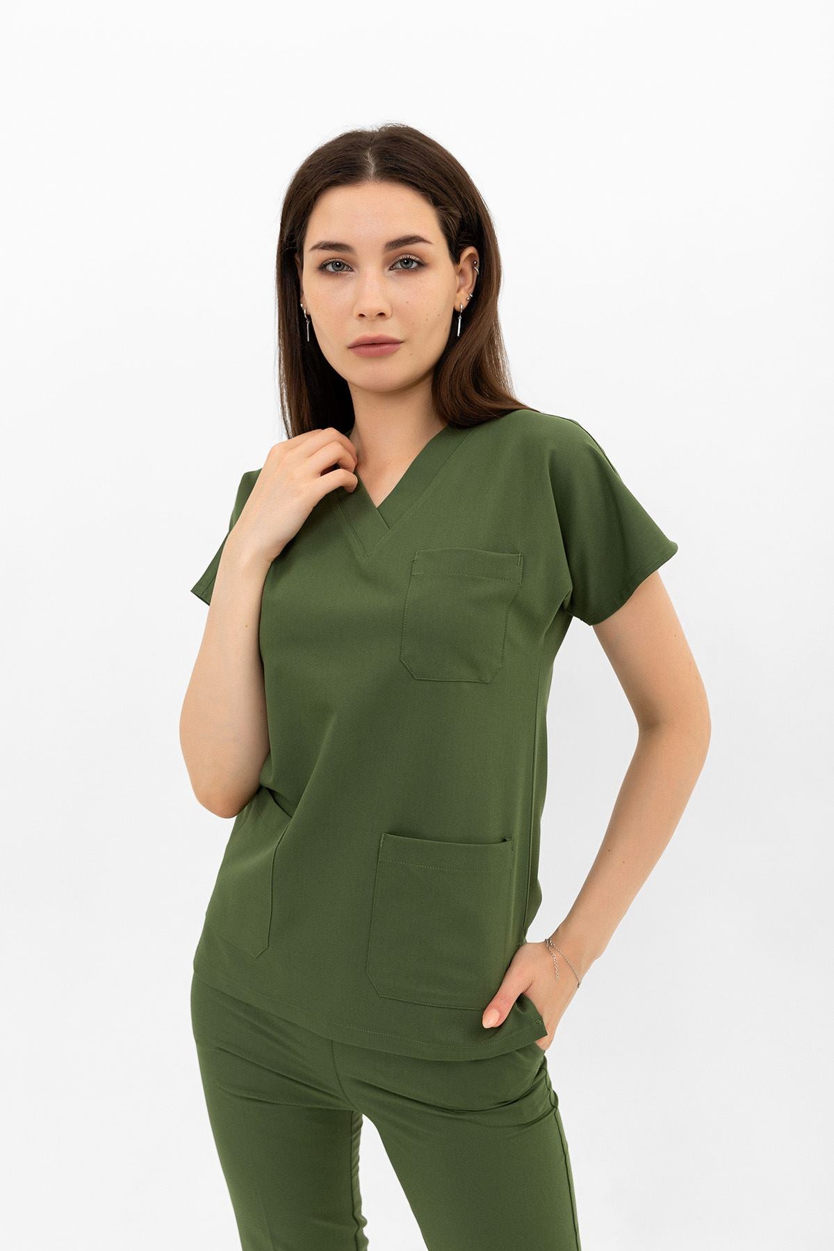 სამხედრო- მუქი მწვანე. .ალპაკა. სამედიცინო სკრაბი. უნისექსი ექიმებისთვის და ექთნებისთვის.მედ. პერსონალისთვის