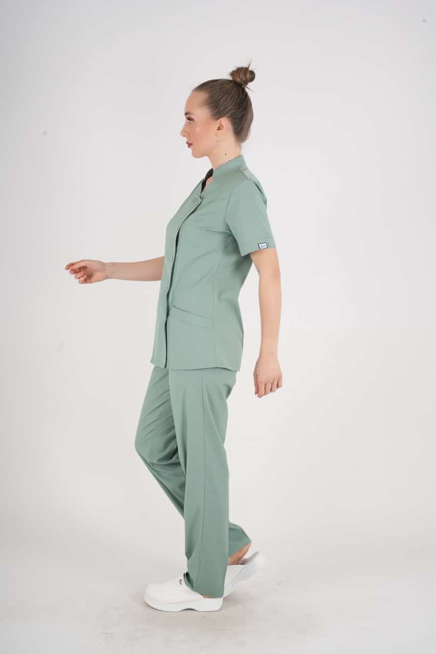 ღია - მწვანე სამედიცინო უნიფორმა ექიმისა და ექთნისთვის.მხოლოდ ქალბატონებისთვის.