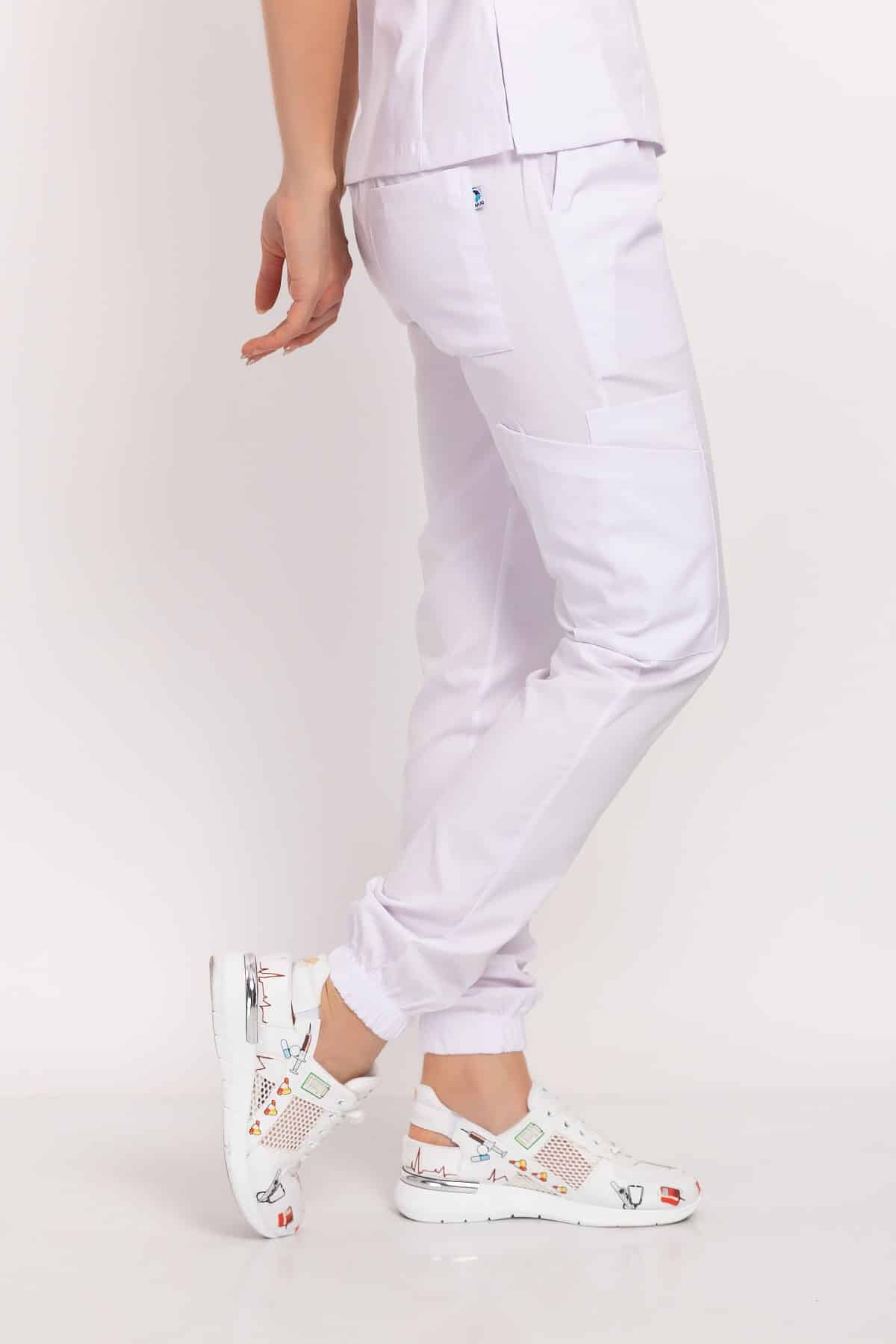 თეთრი ფერი,ამერიკული სტილი. რბილი , ელასტიური სამედიცინო  სკრაბი. ექიმისა და  ექთანისთვის