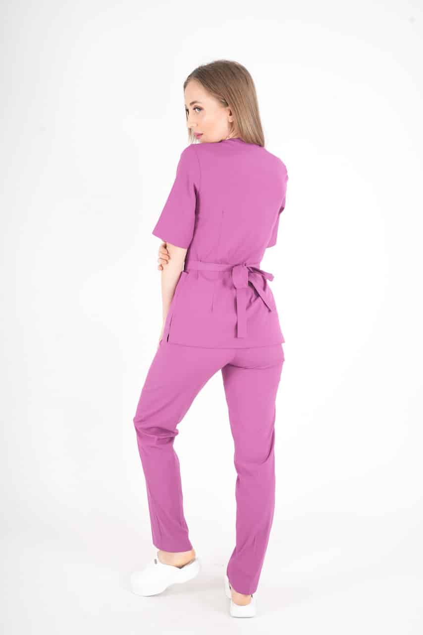 იასამნისფერი, ელეგანტური, სარტყელზე შესაკრავი სამედიცინო უნიფორმის კომპლექტი