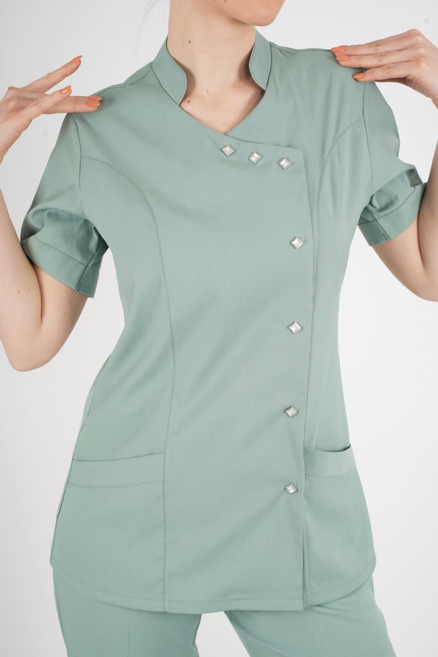 ღია - მწვანე სამედიცინო უნიფორმა ექიმისა და ექთნისთვის.მხოლოდ ქალბატონებისთვის.