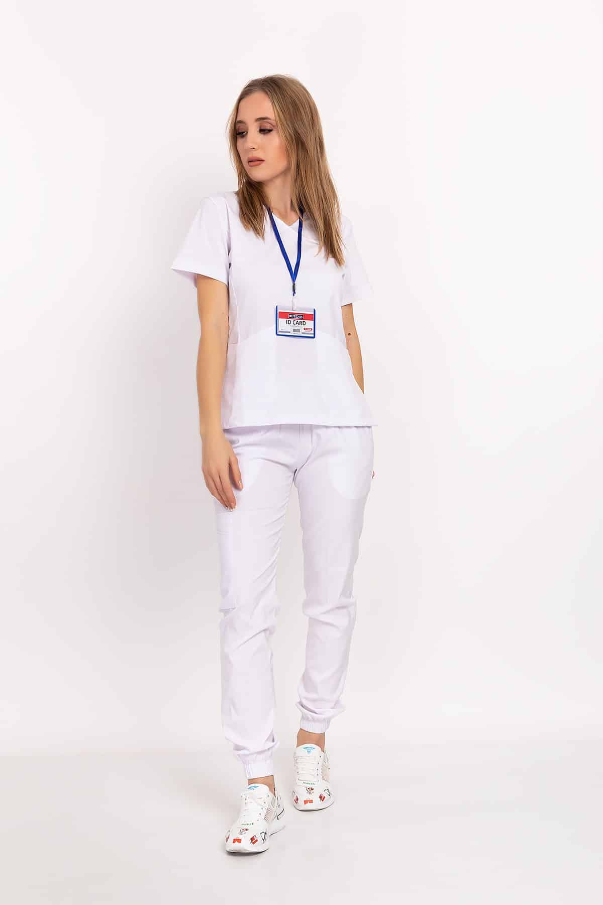 თეთრი ფერი,ამერიკული სტილი. რბილი , ელასტიური სამედიცინო  სკრაბი. ექიმისა და  ექთანისთვის