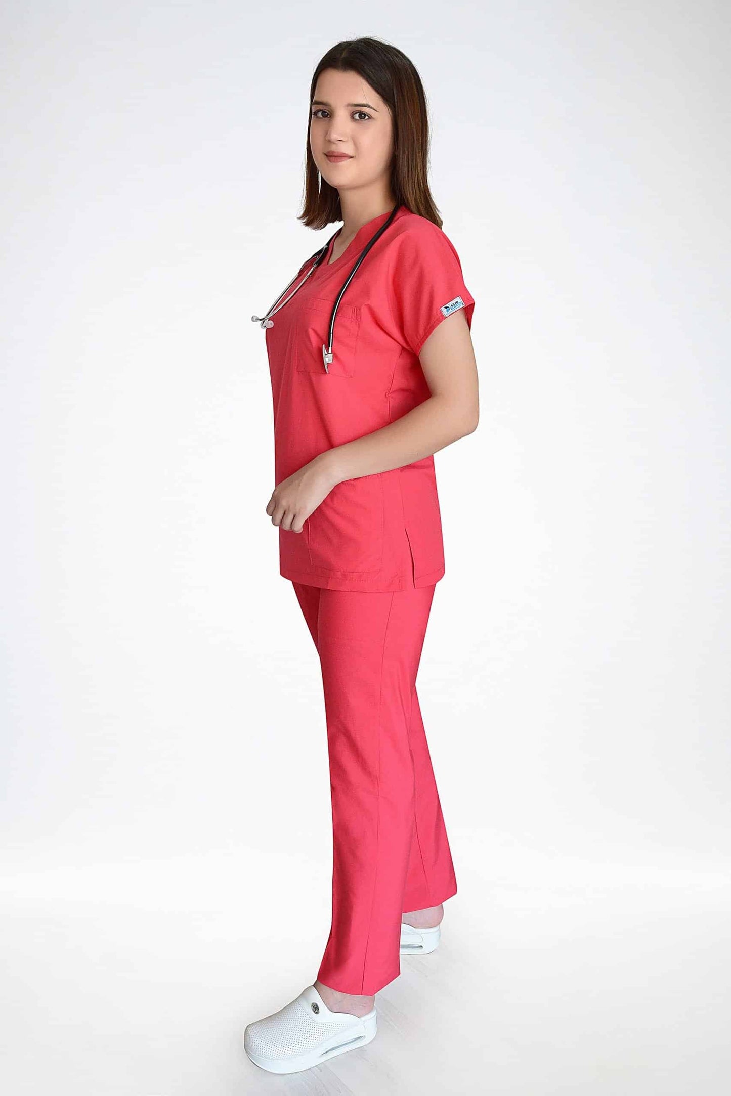 ბროწეულის  ყვავილის ფერი.ტერისკოტონის სამედიცინო უნიფორმა, სკრაბი