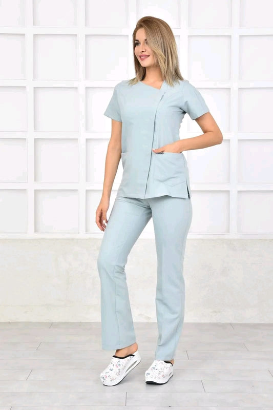 ღია - ლიმონისფერი  სამედიცინო უნიფორმა ექიმისა და ექთნისთვის.მხოლოდ ქალბატონებისთვის.