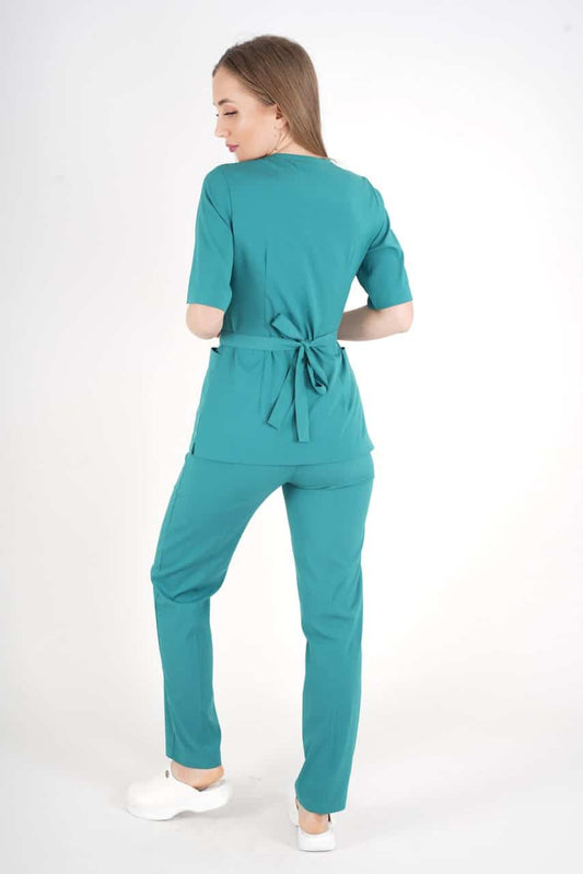 ელეგანტური, მწვანე ქირურგიული უნიფორმის კომპლექტი, წელზე შესაკრავით