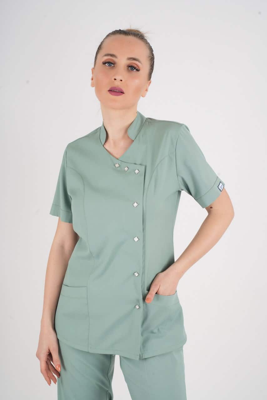 ღია - მწვანე სამედიცინო უნიფორმა ექიმისა და ექთნისთვის.მხოლოდ ქალბატონებისთვის.