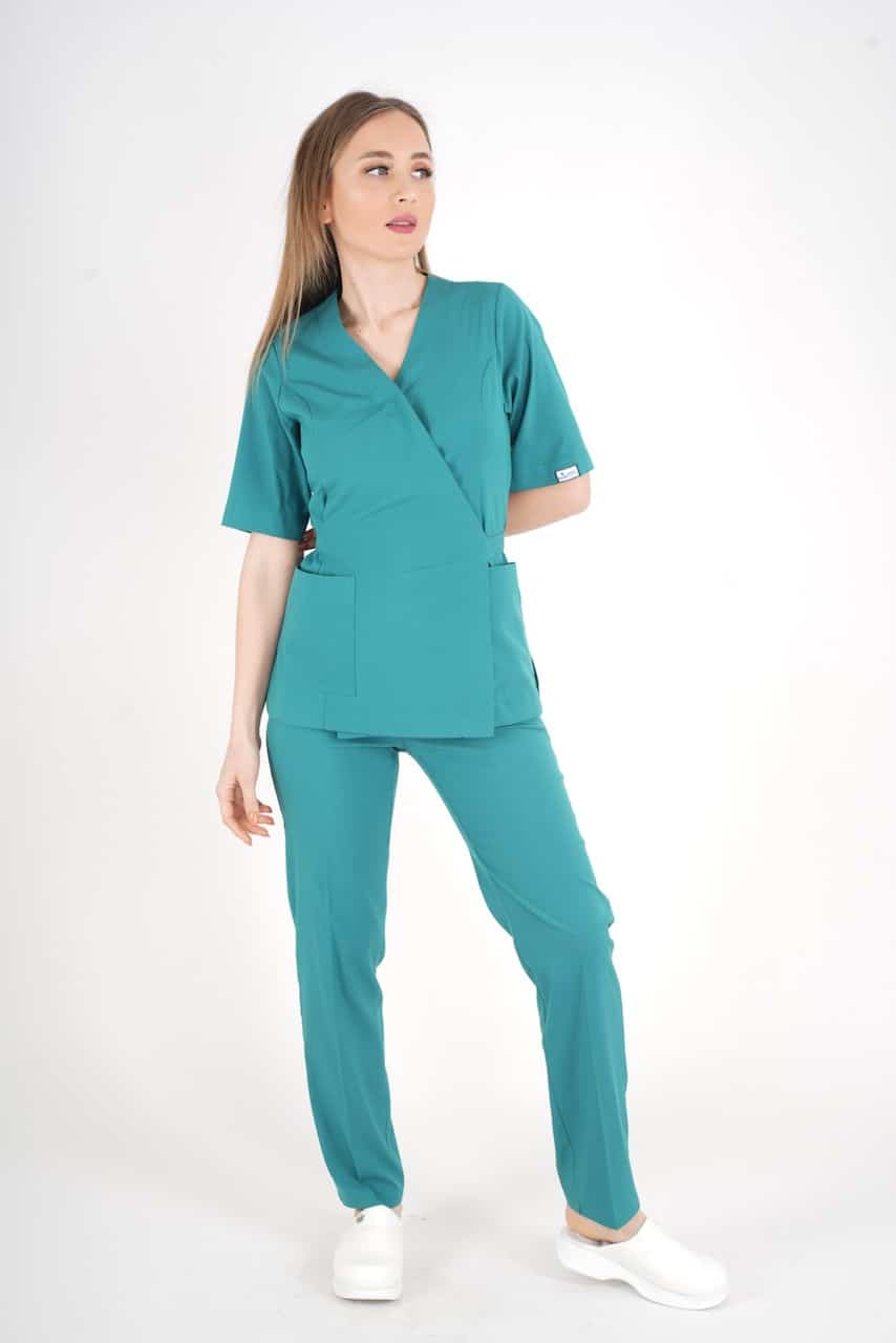 ელეგანტური, მწვანე ქირურგიული უნიფორმის კომპლექტი, წელზე შესაკრავით